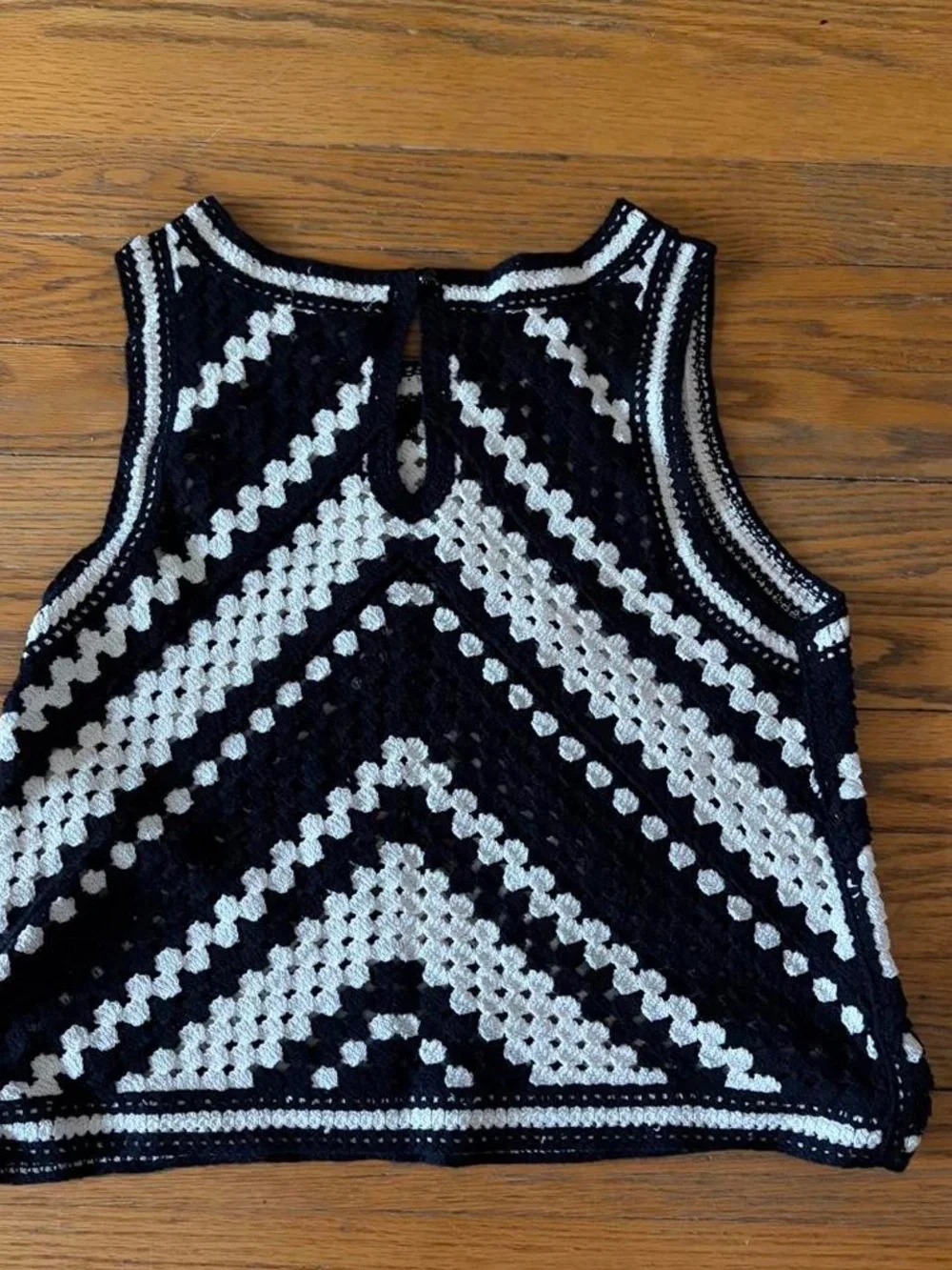 Sleeveless Black & White Crochet Tank Top